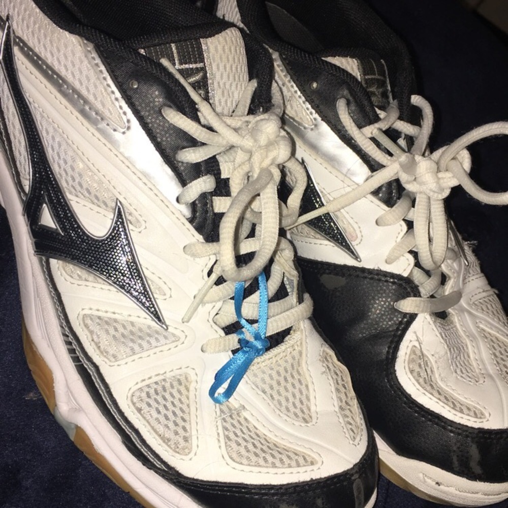 volleyball mizuno shoes